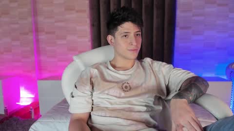 Annie  Alex online show from January 8, 2025, 2:35 pm