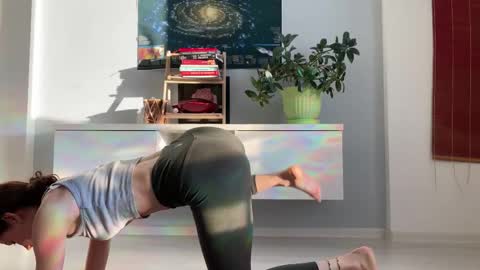 Snapshot of anntics_ chatting on September 12, 2025, 3:28 am N antics online show from September 12, 2025, 3:28 am