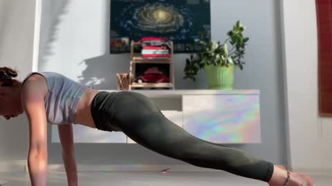 Snapshot of anntics_ chatting on September 13, 2025, 3:50 am N antics online show from September 13, 2025, 3:50 am