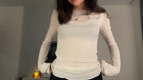 Snapshot of anntics_ chatting on November 22, 2025, 4:11 am N antics online show from November 22, 2025, 4:11 am