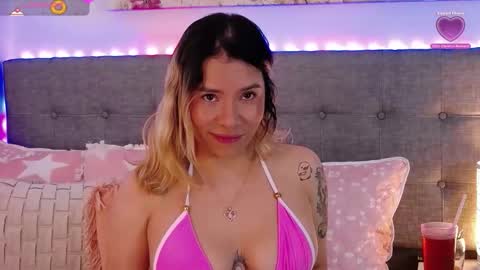 Antonella Lee online show from October 13, 2025, 4:40 pm