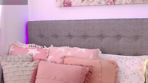 Antonella Lee online show from May 26, 2026, 6:04 pm