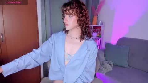 Anntonia Woods  online show from February 12, 2026, 3:12 am