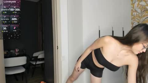 anny_leps online show from September 12, 2025, 2:28 pm