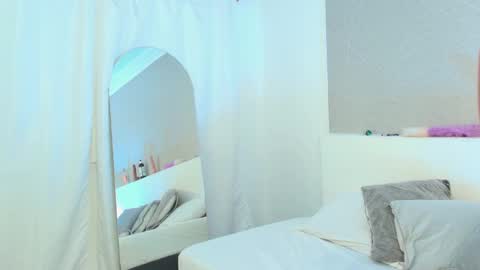 Anny online show from October 12, 2025, 6:12 am