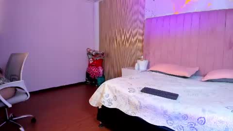 Snapshot of anny_mora_ chatting on July 30, 2026, 11:53 am anny online show from July 30, 2026, 11:53 am