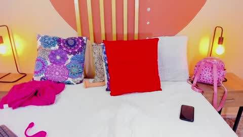 A N N Y  online show from February 8, 2025, 1:11 am