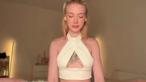 Anny online show from June 2, 2026, 7:16 pm