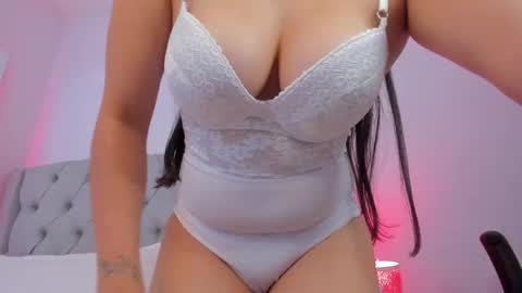 Snapshot of annybluey chatting on February 17, 2025, 3:20 pm Anny bluey online show from February 17, 2025, 3:20 pm