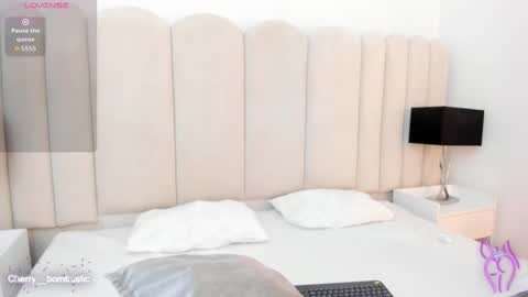 Snapshot of annybombastic chatting on February 17, 2026, 10:49 pm Anny online show from February 17, 2026, 10:49 pm