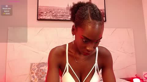 Snapshot of annyfiore chatting on December 20, 2025, 2:51 am Anny online show from December 20, 2025, 2:51 am