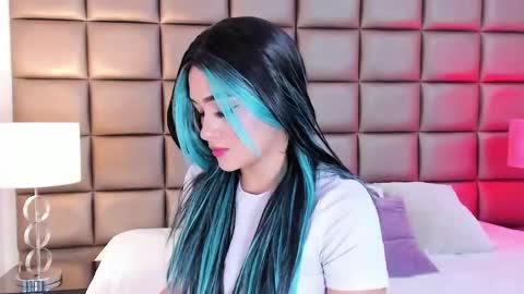 Snapshot of annyhizzle chatting on February 15, 2025, 9:26 pm online show from February 15, 2025, 9:26 pm