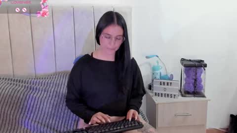 Anny online show from June 3, 2026, 8:14 pm