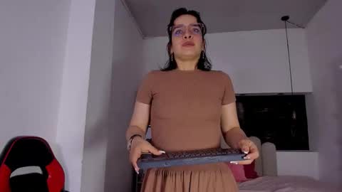 Anny online show from February 3, 2026, 2:53 am