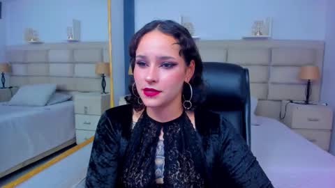 AnnyT online show from October 14, 2025, 9:04 pm