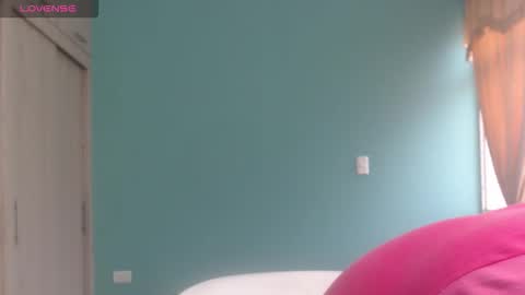 Anthonela Queen online show from December 15, 2025, 12:31 pm