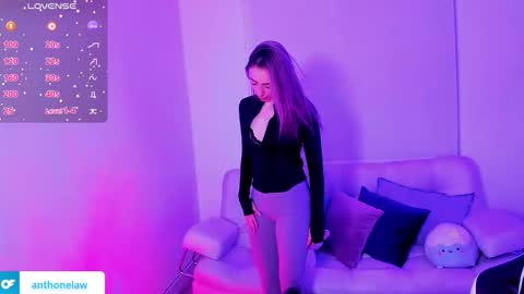 Anthonela online show from November 20, 2025, 3:18 am