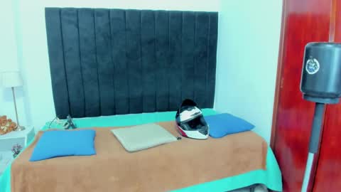       online show from February 27, 2025, 12:32 am