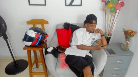       online show from October 8, 2025, 1:47 am