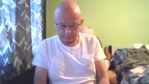 Snapshot of antmatt2025 chatting on November 17, 2025, 2:12 pm antmatt2025 online show from November 17, 2025, 2:12 pm