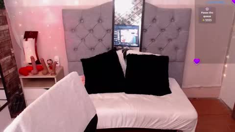 antolyh_c online show from November 10, 2025, 12:15 pm