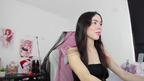 Snapshot of antonella_28_ chatting on December 19, 2025, 5:42 pm Antonella online show from December 19, 2025, 5:42 pm