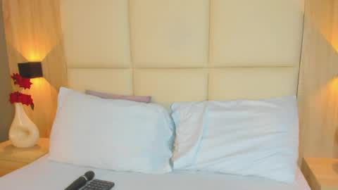 A N T O N E L L A  online show from April 17, 2026, 12:19 pm