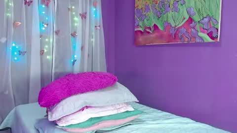 Snapshot of antonella_hotkiss chatting on June 9, 2026, 2:23 am Antonella online show from June 9, 2026, 2:23 am