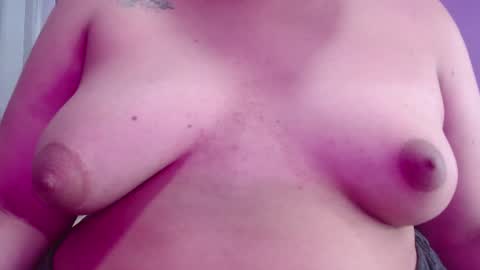 Snapshot of antonella_hotkiss chatting on July 2, 2026, 9:43 pm Antonella online show from July 2, 2026, 9:43 pm