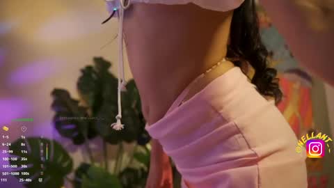 Snapshot of antonella_maitt chatting on May 5, 2026, 3:25 am Nell. online show from May 5, 2026, 3:25 am