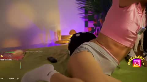 Snapshot of antonella_maitt chatting on May 28, 2026, 2:20 am Nell. online show from May 28, 2026, 2:20 am