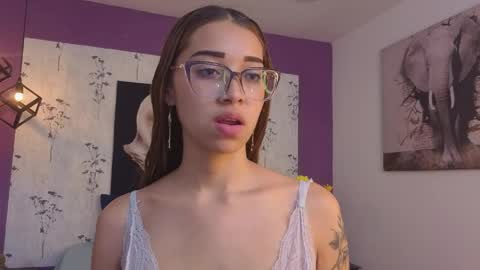 Antonella online show from April 14, 2026, 12:22 pm