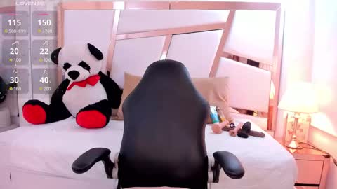 Snapshot of antonella_moon7 chatting on March 8, 2026, 3:32 am Antonella Moon 7 online show from March 8, 2026, 3:32 am