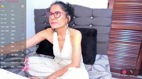 antonella_rizzo01 online show from April 11, 2026, 12:26 am