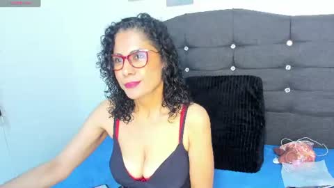 antonella_rizzo01 online show from June 14, 2026, 8:44 pm