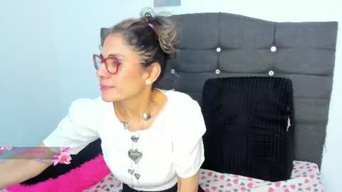 antonella_rizzo01 online show from June 22, 2026, 3:25 am