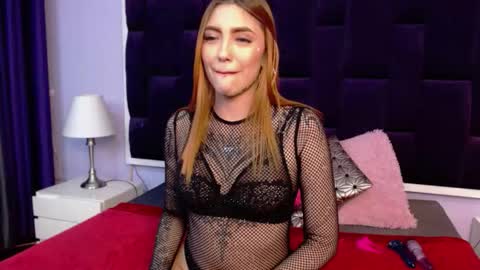 Snapshot of antonellabrith chatting on October 1, 2025, 7:42 pm antonella and sasha online show from October 1, 2025, 7:42 pm