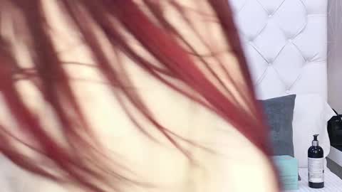 AntonellaEscudero online show from May 10, 2026, 4:01 pm