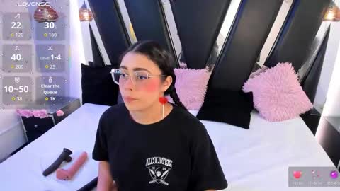 Snapshot of antonellepiercee chatting on February 6, 2026, 11:46 am A N T O N E L L E online show from February 6, 2026, 11:46 am