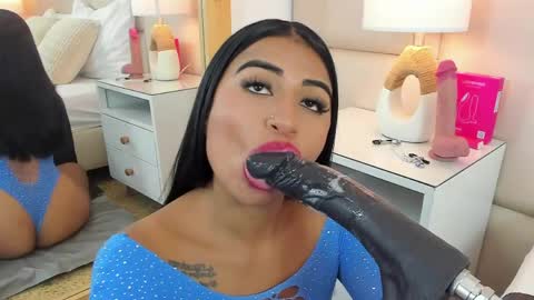 Snapshot of antoniaross chatting on April 15, 2026, 3:08 pm Antonia online show from April 15, 2026, 3:08 pm