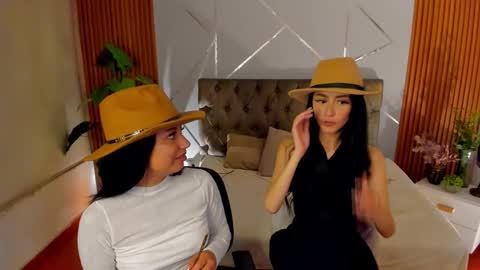 Antonella online show from October 22, 2025, 5:30 am