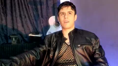 antonnello_ online show from November 22, 2025, 11:26 pm