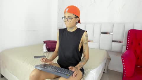 antony_d_ossa online show from May 19, 2026, 1:56 am