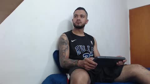 antony_smithh online show from February 5, 2025, 7:10 pm