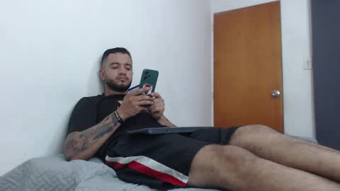 antony_smithh online show from February 7, 2025, 9:37 pm