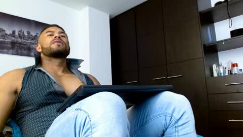 Snapshot of antonydangelo chatting on January 12, 2025, 7:21 pm ANTONY D ANGELO online show from January 12, 2025, 7:21 pm