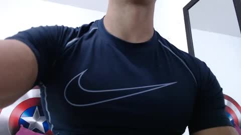 Instagram miguelangel1802  online show from April 2, 2026, 1:47 am