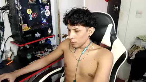 AnuarDHM online show from November 14, 2025, 4:38 pm