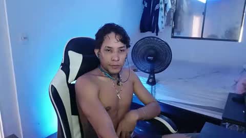 AnuarDHM online show from November 26, 2025, 4:19 pm