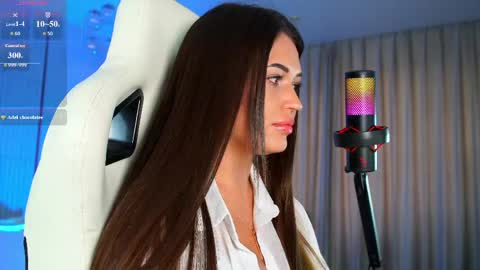 Anna online show from June 5, 2026, 2:51 am
